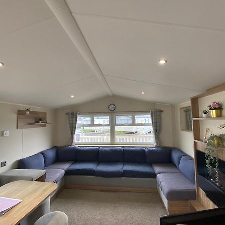 8 Bed Sun Decked Caravan Unlimited High Speed Wifi And Fun At Seawick Holiday Park Клактон-он-Си Экстерьер фото
