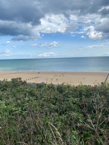 8 Bed Sun Decked Caravan Unlimited High Speed Wifi And Fun At Seawick Holiday Park Клактон-он-Си Экстерьер фото