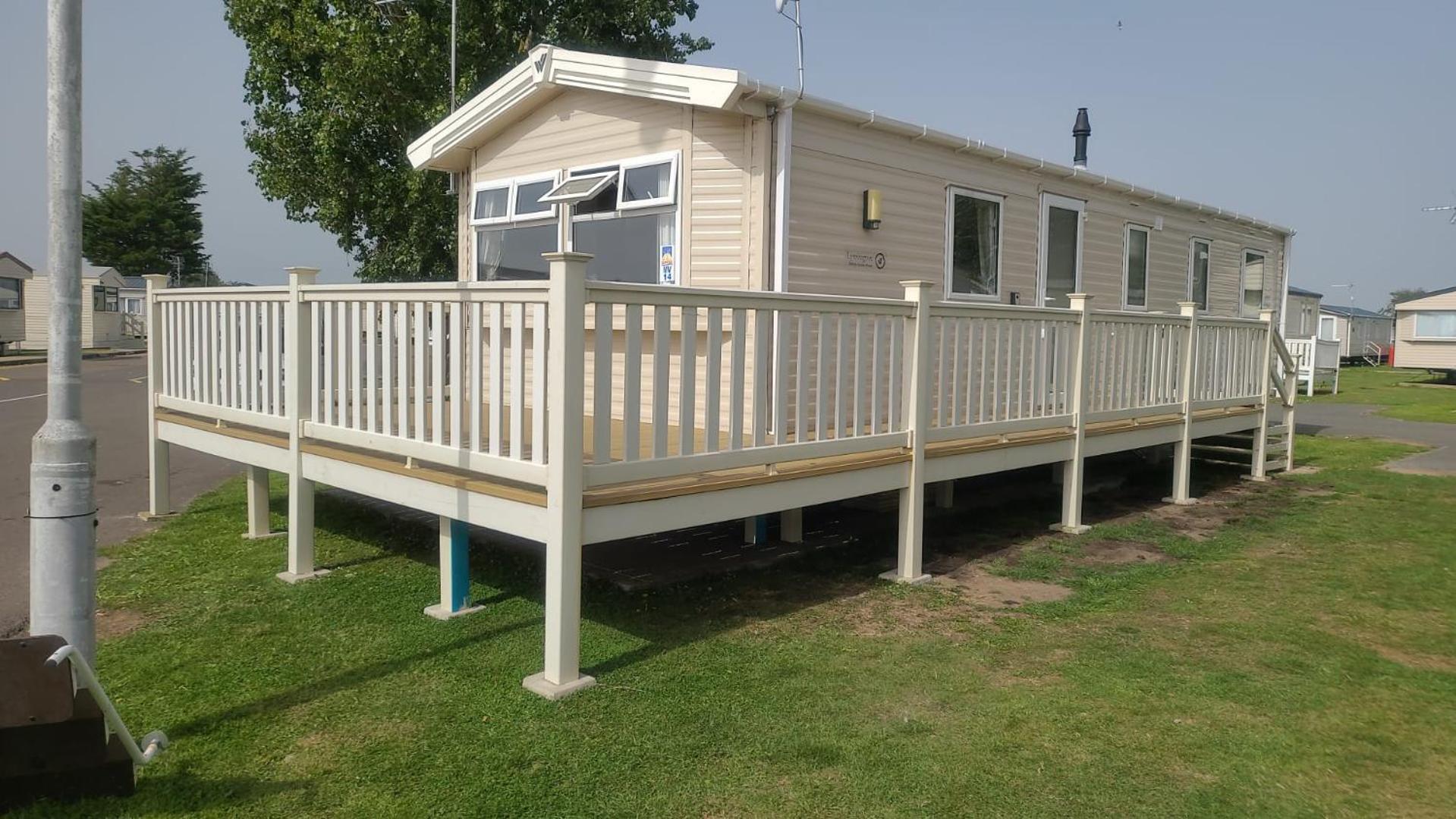 8 Bed Sun Decked Caravan Unlimited High Speed Wifi And Fun At Seawick Holiday Park Клактон-он-Си Экстерьер фото