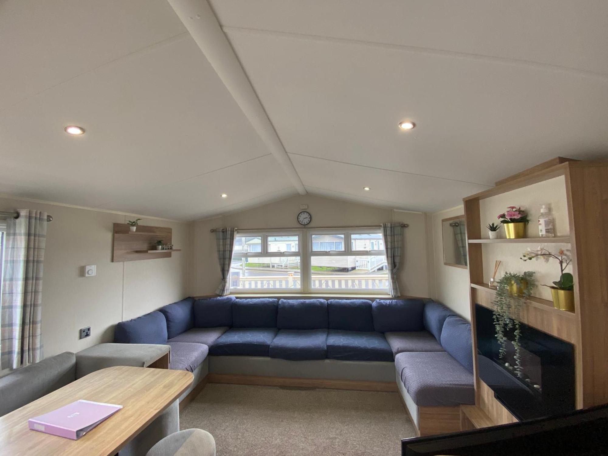 8 Bed Sun Decked Caravan Unlimited High Speed Wifi And Fun At Seawick Holiday Park Клактон-он-Си Экстерьер фото